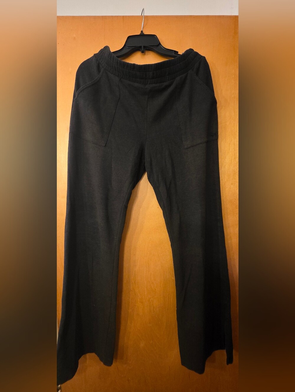 VS PINK Black Straight-Leg Fleece Pants (Large)